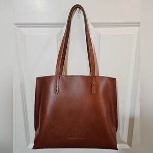 Portland Leather Medium August Tote in Madrone